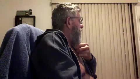 nightmoves1970 online show from May 18, 3:24 am
