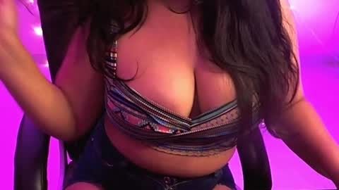 Snapshot of nightqueen107446 chatting on March 4, 11:29 am nightqueen107446 online show from March 4, 11:29 am