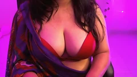 Snapshot of nightqueen107446 chatting on March 10, 8:04 am nightqueen107446 online show from March 10, 8:04 am