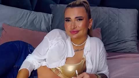 Snapshot of nightshadeiris chatting on September 25, 7:34 am Iris online show from September 25, 7:34 am