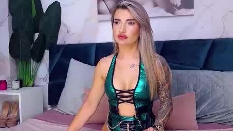 Snapshot of nightshadeiris chatting on October 7, 7:49 am Iris online show from October 7, 7:49 am