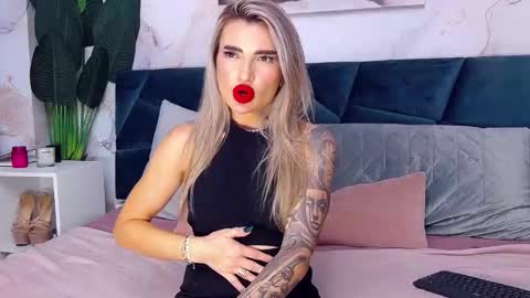 Snapshot of nightshadeiris chatting on October 9, 8:56 am Iris online show from October 9, 8:56 am