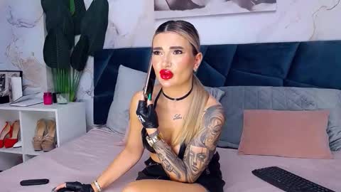 Snapshot of nightshadeiris chatting on November 11, 8:47 am Iris online show from November 11, 8:47 am