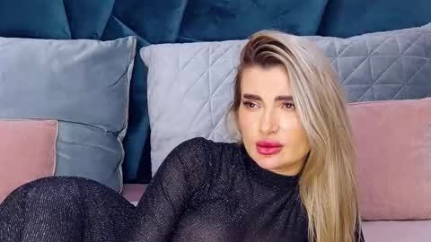 Snapshot of nightshadeiris chatting on December 18, 1:06 pm Iris online show from December 18, 1:06 pm