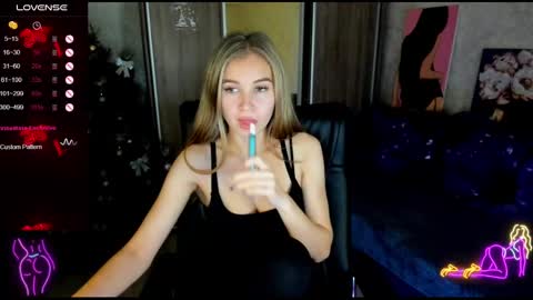 Snapshot of nigo_nika chatting on December 13, 1:55 pm nigo_nika online show from December 13, 1:55 pm
