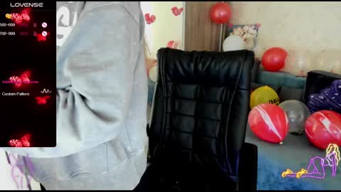 Snapshot of nigo_nika chatting on February 17, 12:48 pm nigo_nika online show from February 17, 12:48 pm