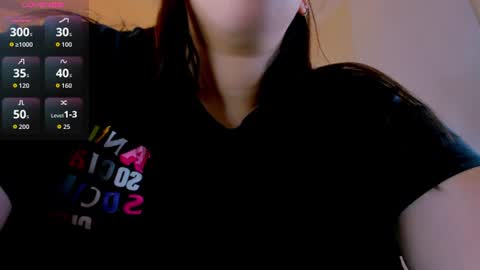 Snapshot of niickyjones chatting on June 20, 11:07 pm Anni online show from June 20, 11:07 pm