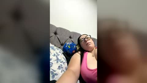 Snapshot of niickyjones chatting on June 24, 6:23 am Anni online show from June 24, 6:23 am