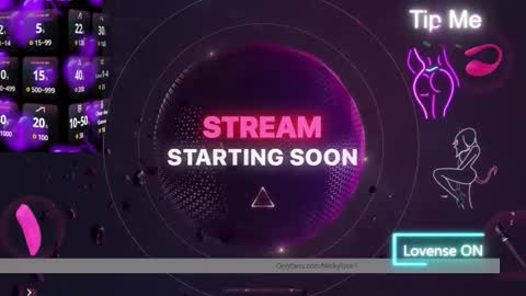 Snapshot of niickylovee chatting on February 12, 12:22 pm Nicolle Bustamante online show from February 12, 12:22 pm