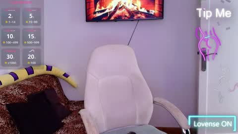 Snapshot of niickylovee chatting on March 26, 3:50 pm Nicolle Bustamante online show from March 26, 3:50 pm