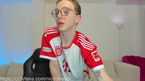 Snapshot of niico_18 chatting on January 16, 7:07 am Nicolas Mucci online show from January 16, 7:07 am