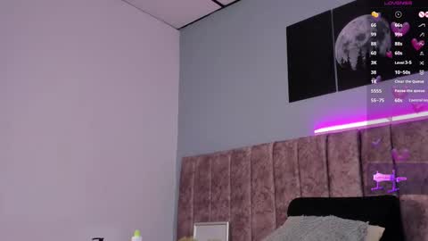 Nicolle  online show from November 16, 12:33 pm