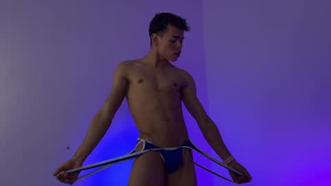 Snapshot of nijinsky_latinboy chatting on April 8, 10:59 am Nijinsky online show from April 8, 10:59 am