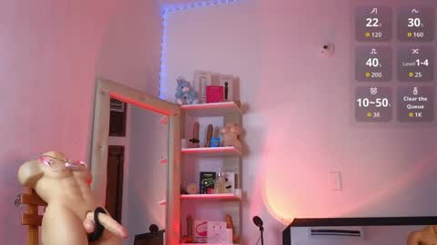 Snapshot of nijinsky_latinboy chatting on April 23, 10:58 am Nijinsky online show from April 23, 10:58 am