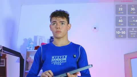 Snapshot of nijinsky_latinboy chatting on May 7, 11:04 am Nijinsky online show from May 7, 11:04 am