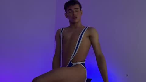 Snapshot of nijinsky_latinboy chatting on May 21, 11:28 am Nijinsky online show from May 21, 11:28 am
