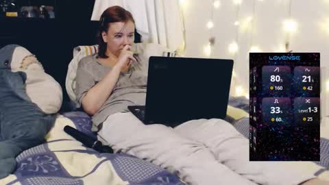 Snapshot of nika_fuchs chatting on November 8, 11:14 pm Nika online show from November 8, 11:14 pm