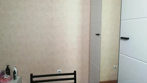  MY NAME IS AMILI WELCOME TO MY ROOM online show from April 1, 12:11 am