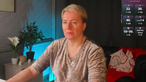 Snapshot of nika_smit chatting on April 4, 4:55 am Nika online show from April 4, 4:55 am
