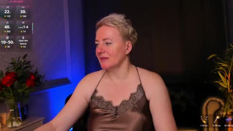 Snapshot of nika_smit chatting on April 26, 6:22 am Nika online show from April 26, 6:22 am