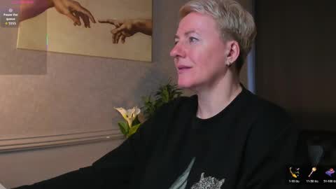 Snapshot of nika_smit chatting on May 2, 5:12 am Nika online show from May 2, 5:12 am