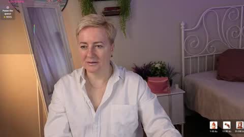 Snapshot of nika_smit chatting on May 7, 5:13 am Nika online show from May 7, 5:13 am