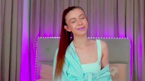 Snapshot of nikaletta chatting on March 15, 7:42 pm Nika online show from March 15, 7:42 pm