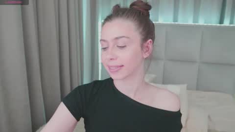 Snapshot of nikaletta chatting on May 16, 12:40 am Nika online show from May 16, 12:40 am