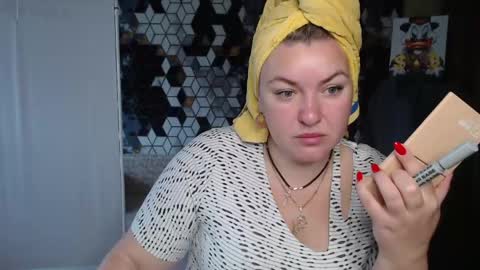Snapshot of nikaskylink chatting on May 1, 5:23 am Nika online show from May 1, 5:23 am
