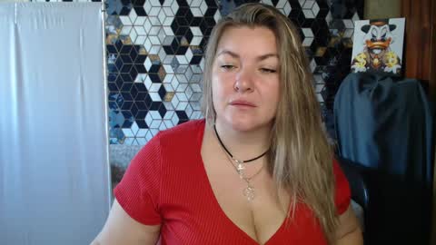 Snapshot of nikaskylink chatting on May 5, 5:04 am Nika online show from May 5, 5:04 am