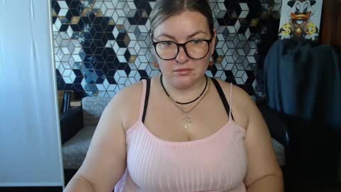 Snapshot of nikaskylink chatting on May 8, 5:02 am Nika online show from May 8, 5:02 am