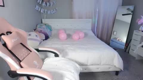 Snapshot of nikayasworld chatting on May 19, 3:24 am nikayasworld online show from May 19, 3:24 am