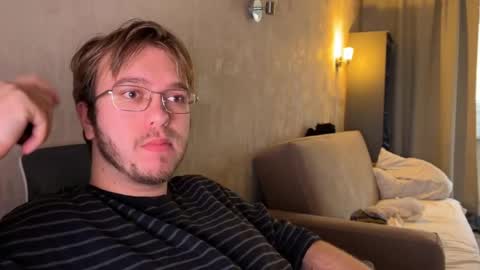 Snapshot of nikceline chatting on November 4, 6:45 am Celine online show from November 4, 6:45 am