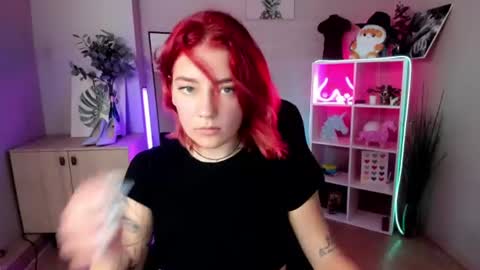 Snapshot of nikki_ginger chatting on August 6, 8:27 am Nikki online show from August 6, 8:27 am
