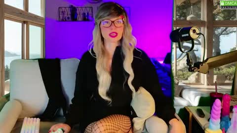 Snapshot of nikki_goldberg chatting on September 13, 9:20 am Kitty Chatte online show from September 13, 9:20 am