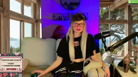 Snapshot of nikki_goldberg chatting on March 1, 11:34 am Kitty Chatte online show from March 1, 11:34 am