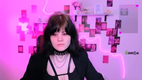 Snapshot of nikki_kiss_ chatting on April 23, 8:46 am nikki_kiss_ online show from April 23, 8:46 am