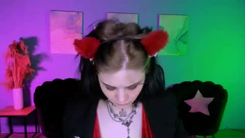Snapshot of nikki_kiss_ chatting on April 27, 8:56 am nikki_kiss_ online show from April 27, 8:56 am