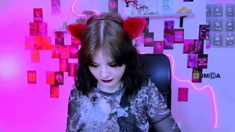 Snapshot of nikki_kiss_ chatting on May 13, 9:06 am nikki_kiss_ online show from May 13, 9:06 am
