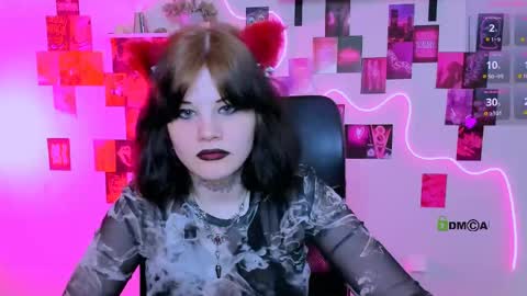 Snapshot of nikki_kiss_ chatting on May 14, 8:54 am nikki_kiss_ online show from May 14, 8:54 am