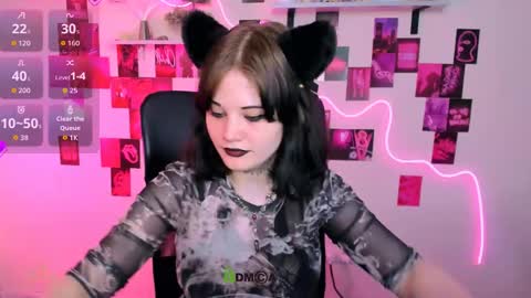 Snapshot of nikki_kiss_ chatting on May 22, 10:21 am nikki_kiss_ online show from May 22, 10:21 am