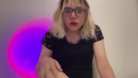 nikki_trans_fun online show from May 18, 7:09 pm