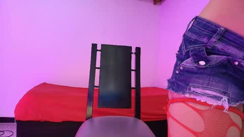 nikki_uwu online show from May 4, 7:43 pm
