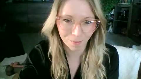 nikkib653466 online show from February 9, 6:01 pm