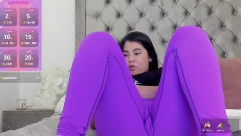 nikkibotero online show from January 11, 1:21 am