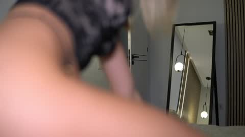 Nicole online show from November 13, 7:29 am