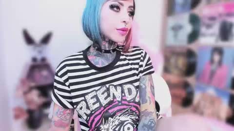 Nikki Ramone   online show from October 28, 9:39 pm