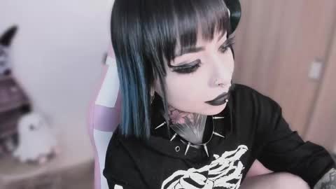 Nikki Ramone   online show from May 11, 6:30 am