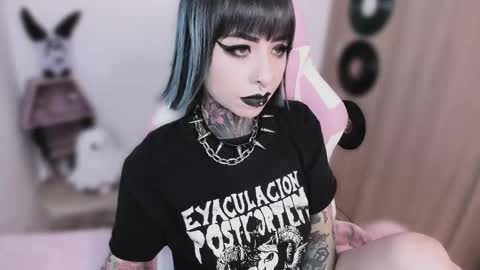 Nikki Ramone   online show from May 16, 6:32 am