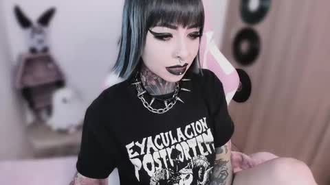 Nikki Ramone   online show from May 16, 6:54 am
